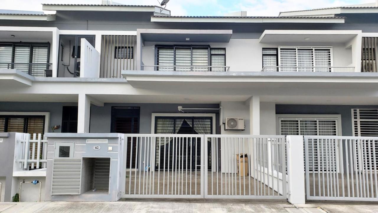 Sr Home-Stay @ Klia Куала-Лумпур Екстер'єр фото